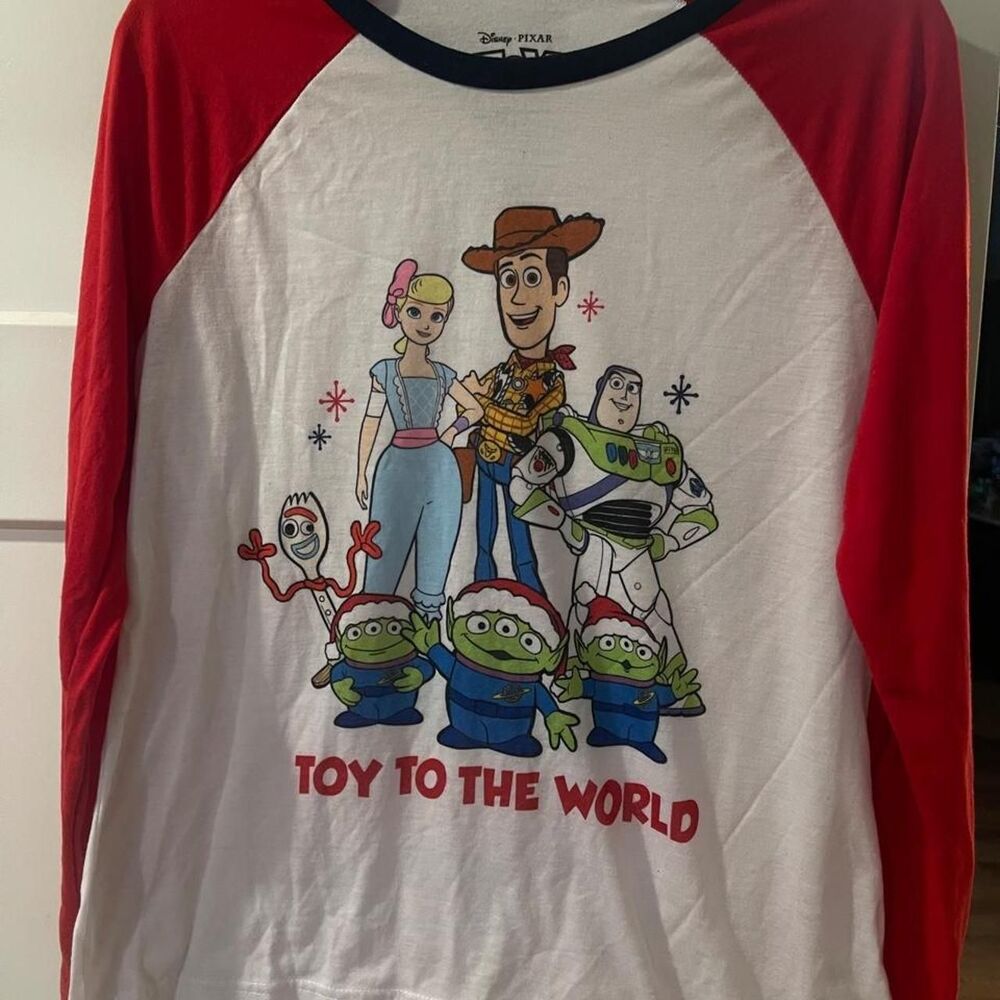 Disney Women's White and Red T-shirt